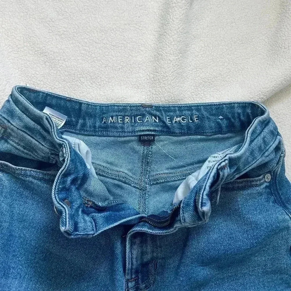 American Eagle Outfitters Stretch Mom Jeans - Picture 6 of 9